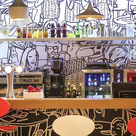 第戎火车站宜必思酒店 酒店