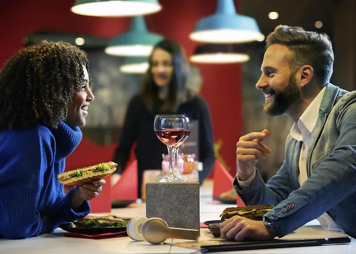 第戎火车站宜必思酒店