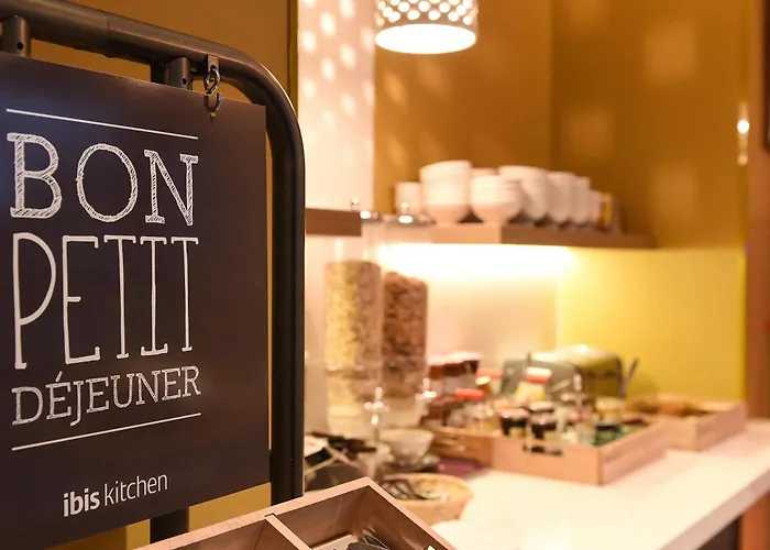 第戎火车站宜必思酒店 3* 第戎