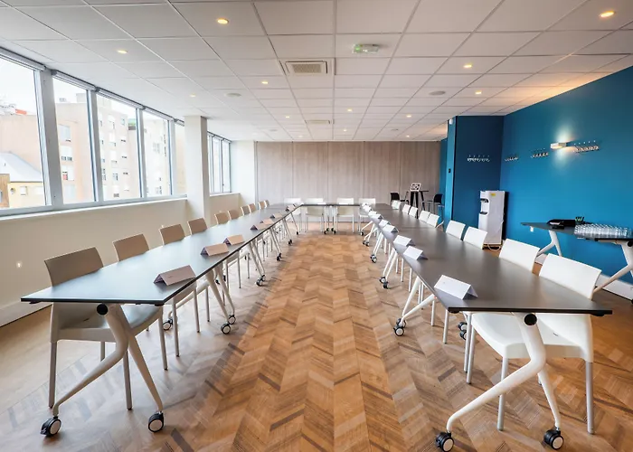 酒店 第戎火车站宜必思酒店 3*