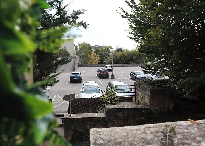 第戎火车站宜必思酒店 3* 第戎